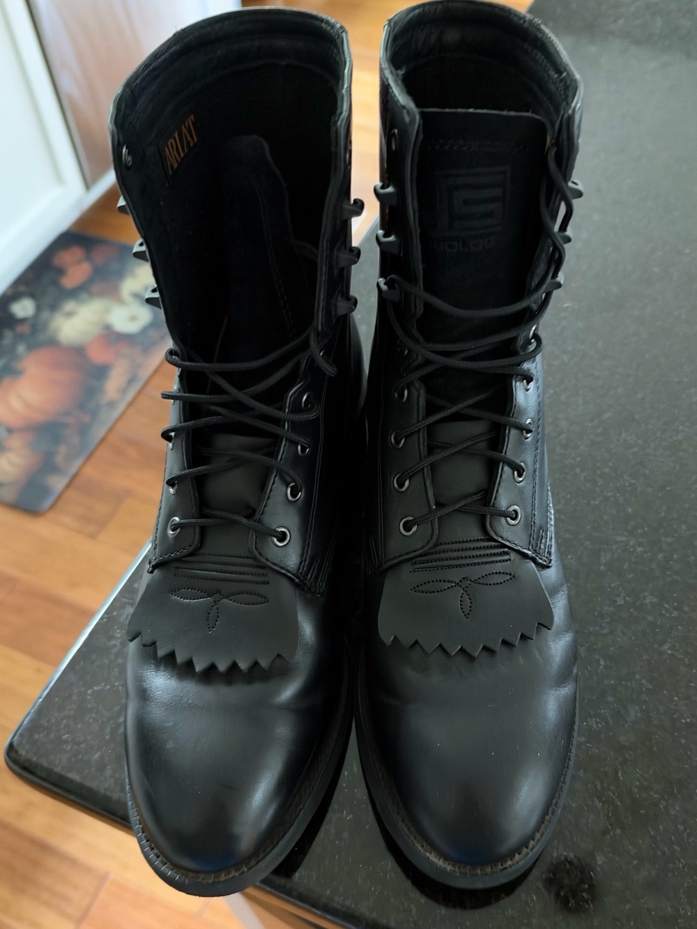 Ariat Heritage Lacer Black Like New